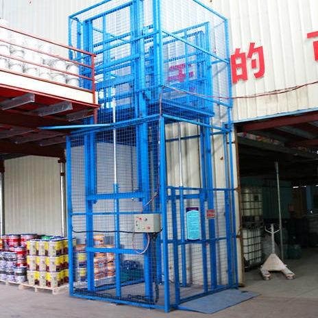 導軌式升降平臺